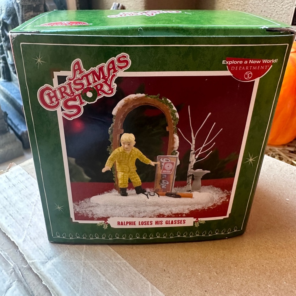* RALPHIE LOSES HIS GLASSES* A CHRISTMAS STORY  Department 56 Dept.  NEW!!